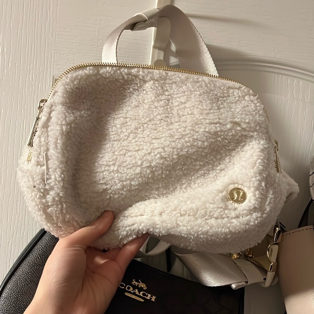 Lululemon Everywhere FLEECE belt bag Cream and Gold Bag